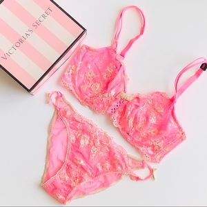 32DD SMALL Victoria’s Secret pink bra set